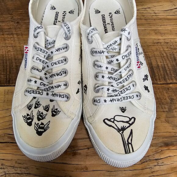 Superga X DeerDana White Canvas Bee & Flower Sneaker Size 8 Style# S00E1E0 - Picture 7 of 11
